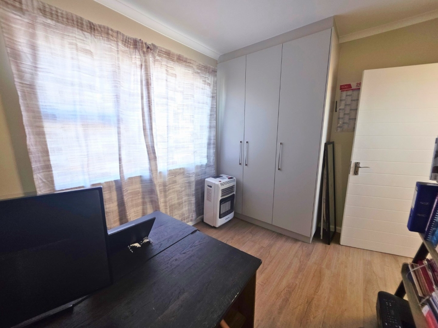 5 Bedroom Property for Sale in Sandown Western Cape